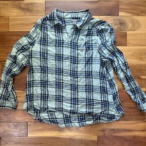 Women’s Plaid Collar Button Shirt